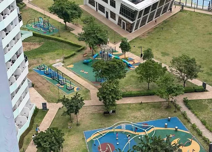 Qc - Cozy With Free Pool Access & Near Malls&dining Aparthotel
